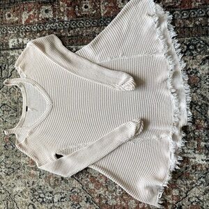 Free peoples ladies sweater size minium